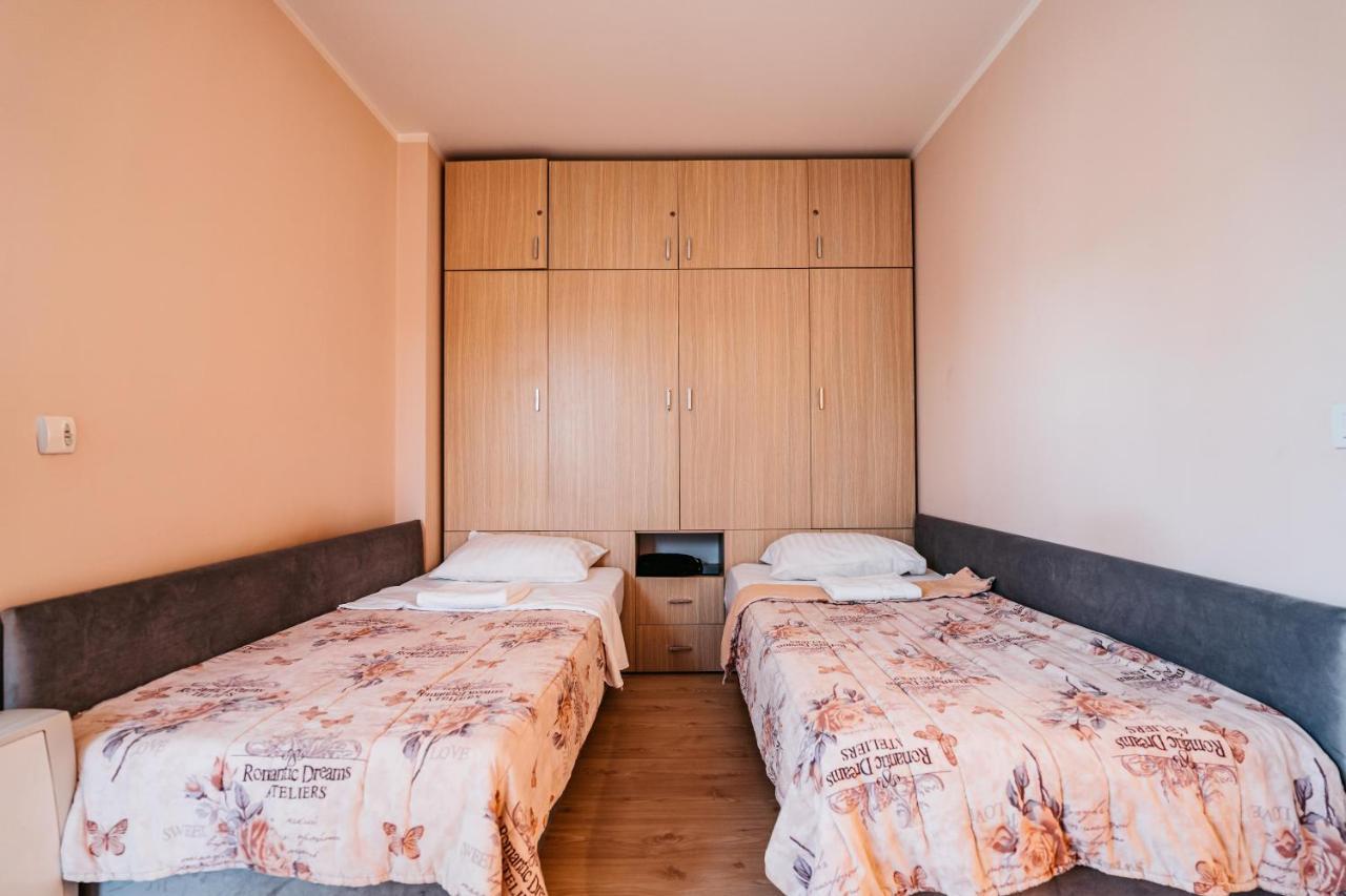 Lotos Depandans Hotel Ni Eksteriør billede