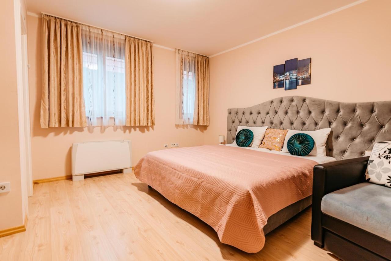 Lotos Depandans Hotel Ni Eksteriør billede