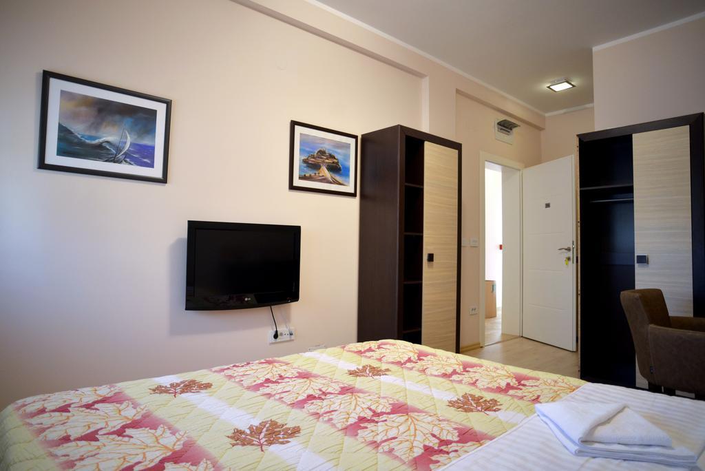 Lotos Depandans Hotel Ni Eksteriør billede