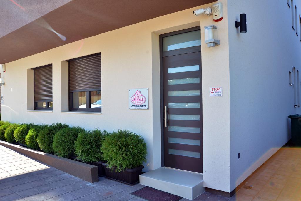 Lotos Depandans Hotel Ni Eksteriør billede
